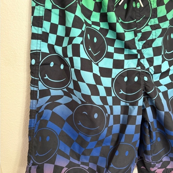 Boys Big Chill swim trunks size 18 - Picture 2 of 6